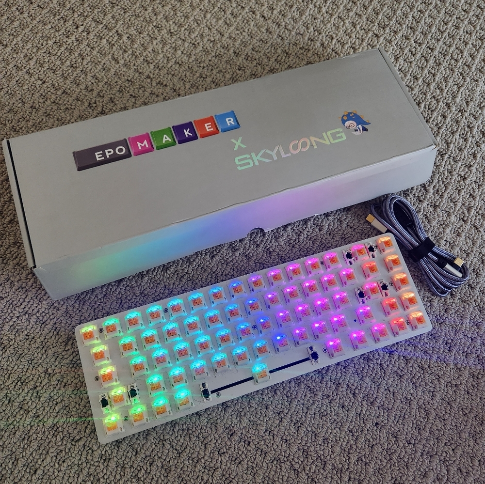 Epomaker Nt68 Mechanical Keyboard + Glorious Panda Switches